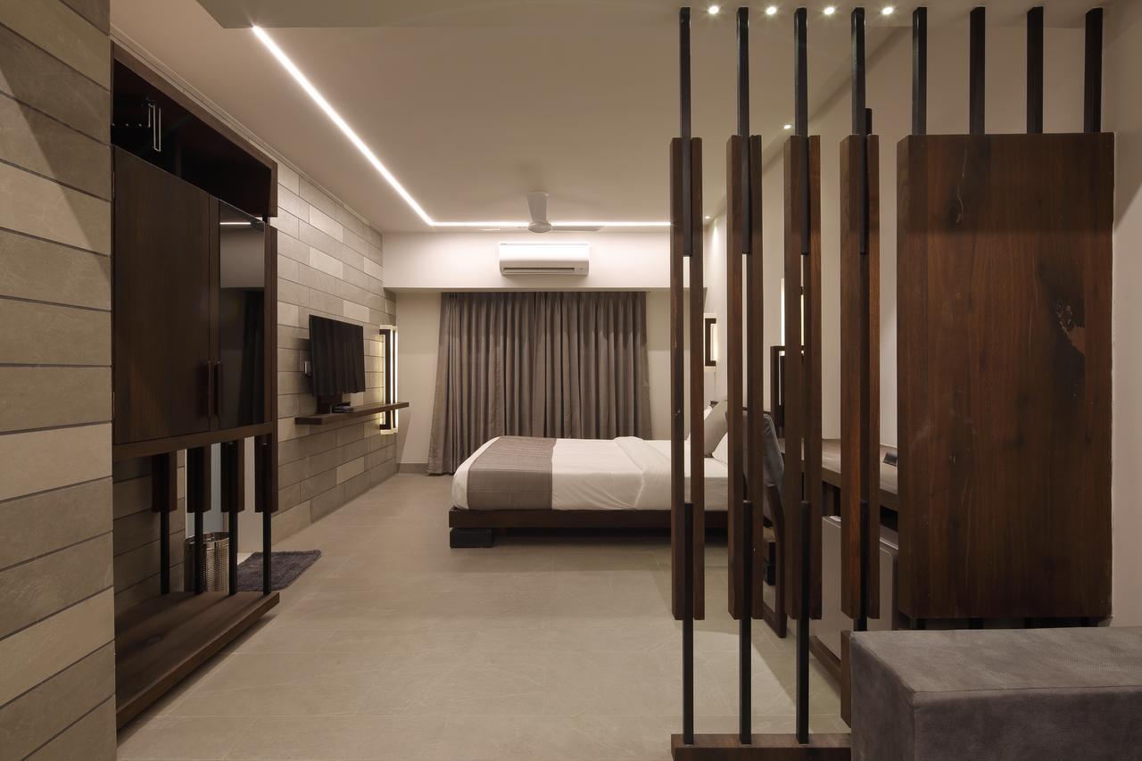 Hotel Carrefour Ahmedabad Exteriör bild